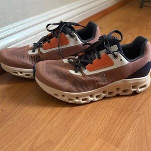 On Cloudstratus Women Shoes Brand New